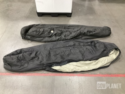 (37) Extreme Cold Sleeping Bags