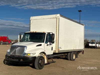 2005 International 4200 4x2 Van Truck
