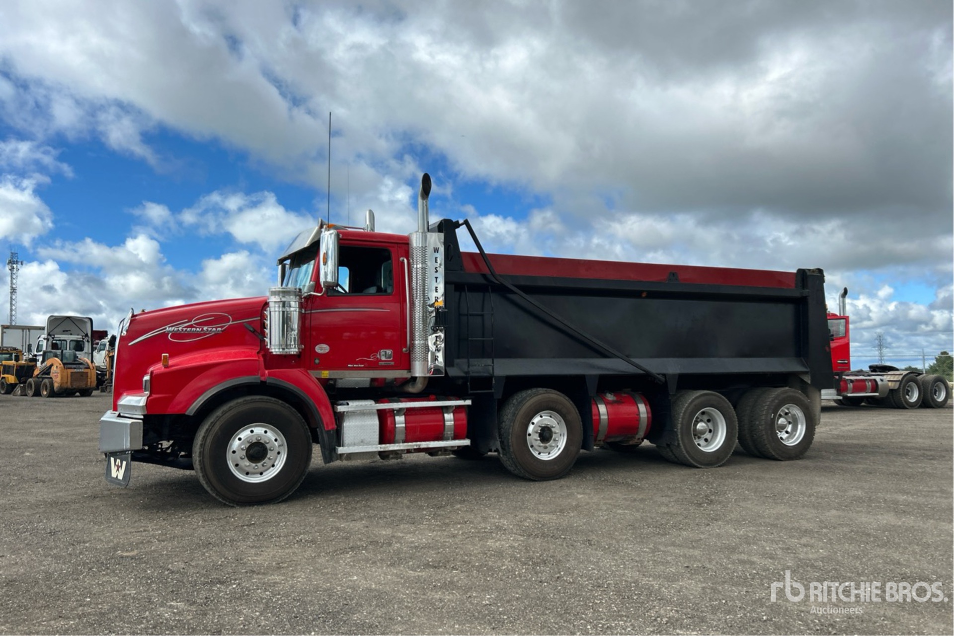 2020 Western Star 4900SB 8x4 Tri/A Dump Truck