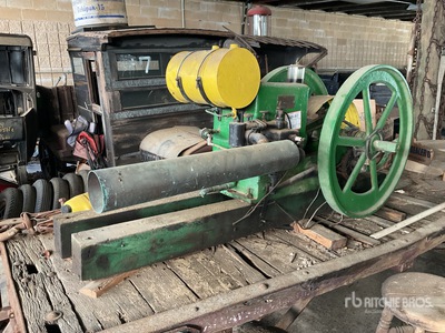 Witte 4 HP Steam Engine Tractor histórico
