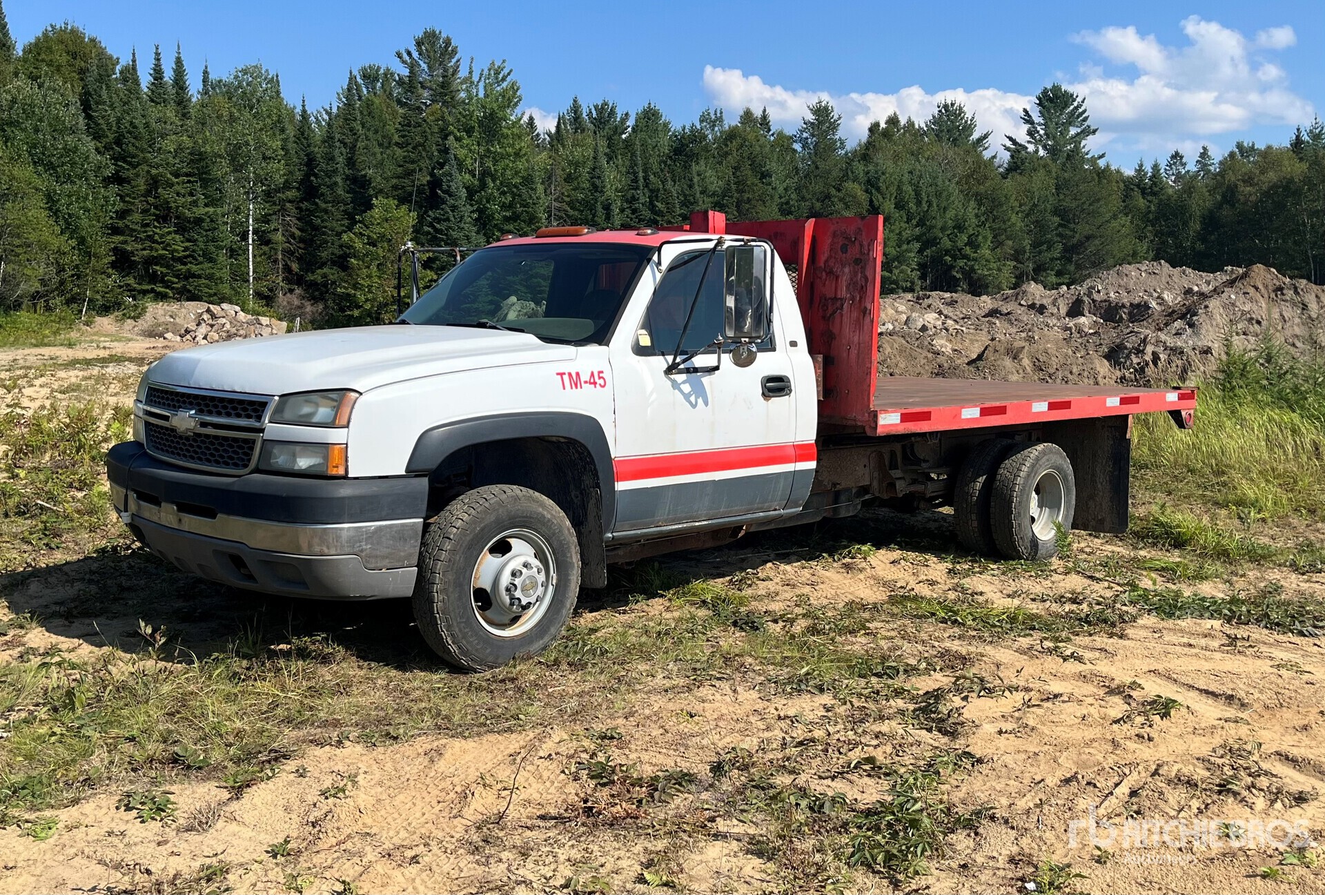 2005 Chevrolet Silverado S/A Dump Truck