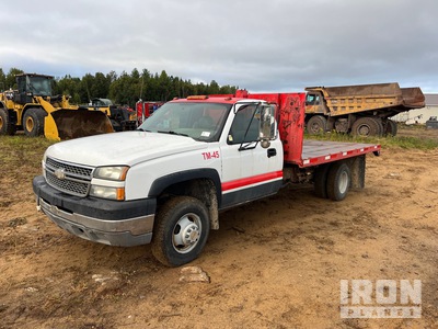 2005 Chevrolet Silverado 3500HD 4x2 Flatbed Dump Truck