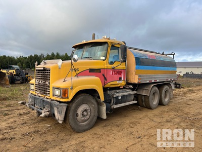 2005 Mack CNH613 6x4 Water Truck