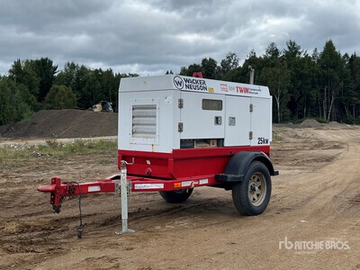 2015 Wacker Neuson G25-1 Mobile 発電機セット (250-749 kw/310-950 kva)