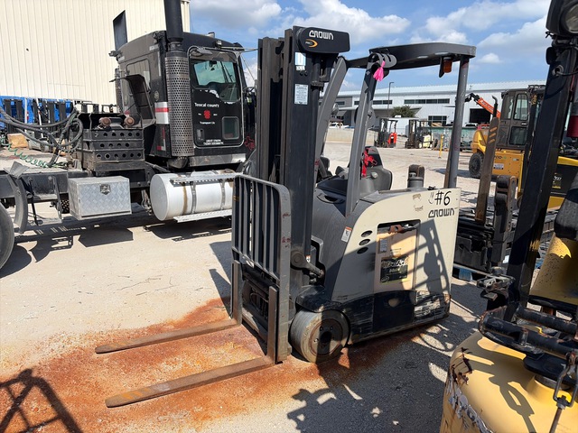 2018 Crown RC5525-30 Electric Forklift