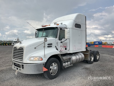 2017 Mack CXU613E 6x4 Tractocamion con Dormitorio / T/A Sleeper Truck Tractor