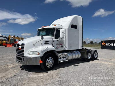 2017 Mack CXU613E 6x4 Tractocamion con Dormitorio / T/A Sleeper Truck Tractor