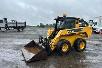 2009 John Deere 325 Minicargadora