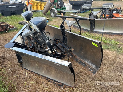 Quantity of (2) XLS 8 ft V 8 ft Chasse-neige