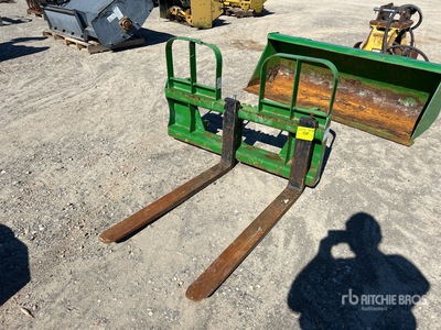 HLA 42 in Tractor Pallet Forks