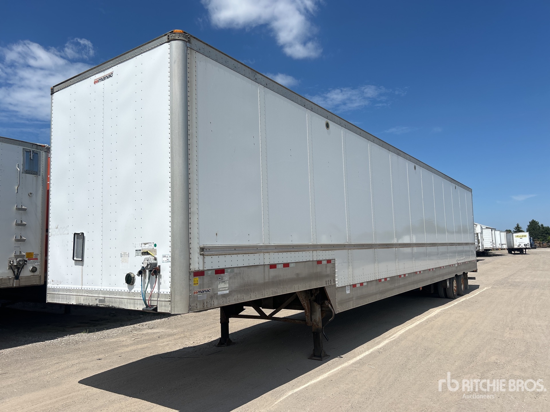 2013 Manac 922532800 53 ft x 102 in T/A Van Trailer