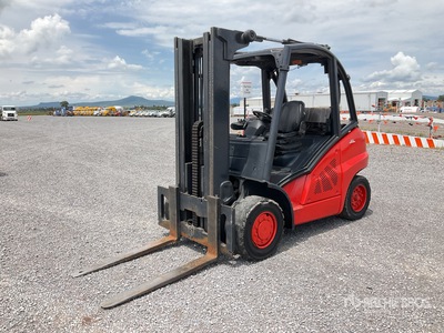 2015 Linde H40D-02 8800 lb Cushion Tire Montacargas / フォークリフト