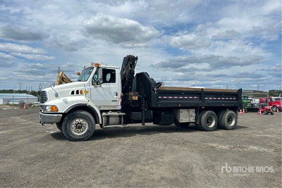 Hiab 200 on 2005 Sterling L9500 6x4 Kranwägen