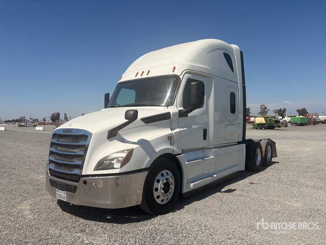 2019 Freightliner Cascadia 126 6x4 T/A Sleeper Truck Tractor
