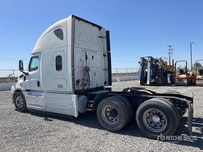 2019 Freightliner Cascadia 126 6x4 T/A Sleeper Truck Tractor