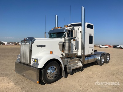 2007 Kenworth W900L 6x4 T/A Sleeper Truck Tractor