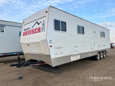 2006 Vanguard OB350 32 ft x 8 ft Portable Tri/A Mobile Camp