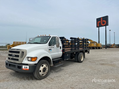 2005 Ford F-750 4x2 Camion à Plateau