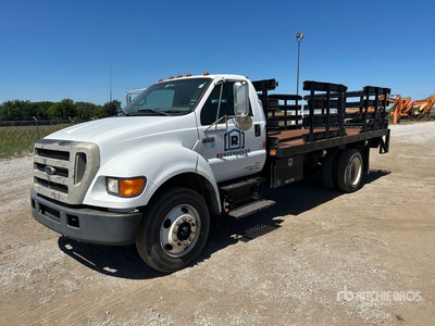 2005 Ford F-750 4x2 Camión Caja Abierta