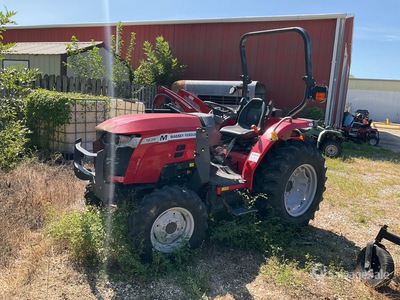 2021 Massey Ferguson 1835M 4WD tractor utilitario (Inoperable)