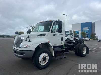 2013 International 4400 4x2 Day Cab Truck Tractor