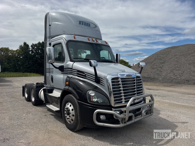 CAMIóN 2017 FREIGHTLINER