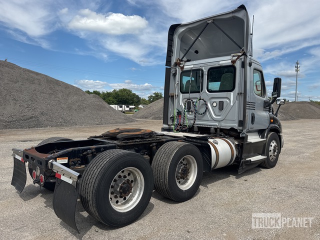 CAMIóN 2017 FREIGHTLINER