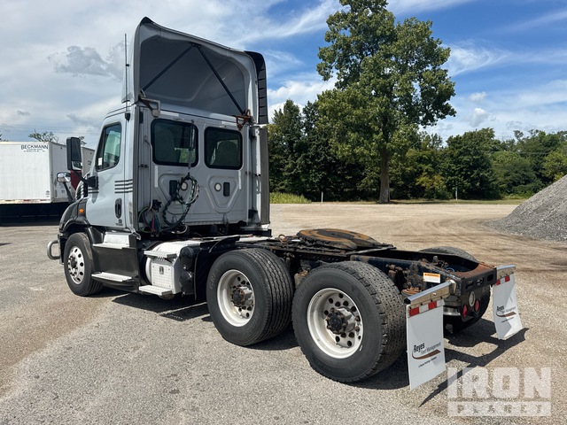 CAMIóN 2017 FREIGHTLINER