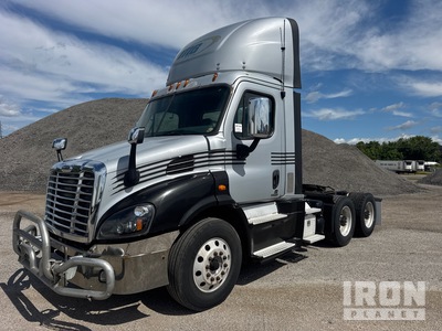 2017 Freightliner Cascadia 113 6x4 T/A Day Cab Truck Tractor