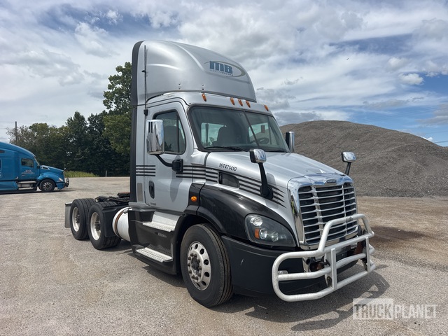 CAMIóN 2017 FREIGHTLINER