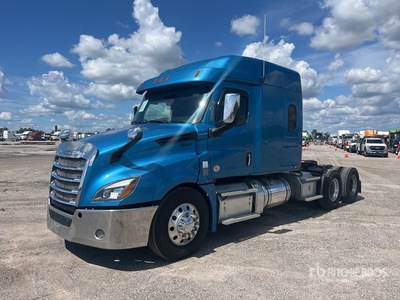 2019 Freightliner Cascadia 126 6x4 T/A Sleeper Truck Tractor