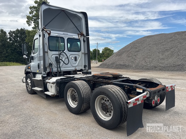 CAMIóN 2017 FREIGHTLINER