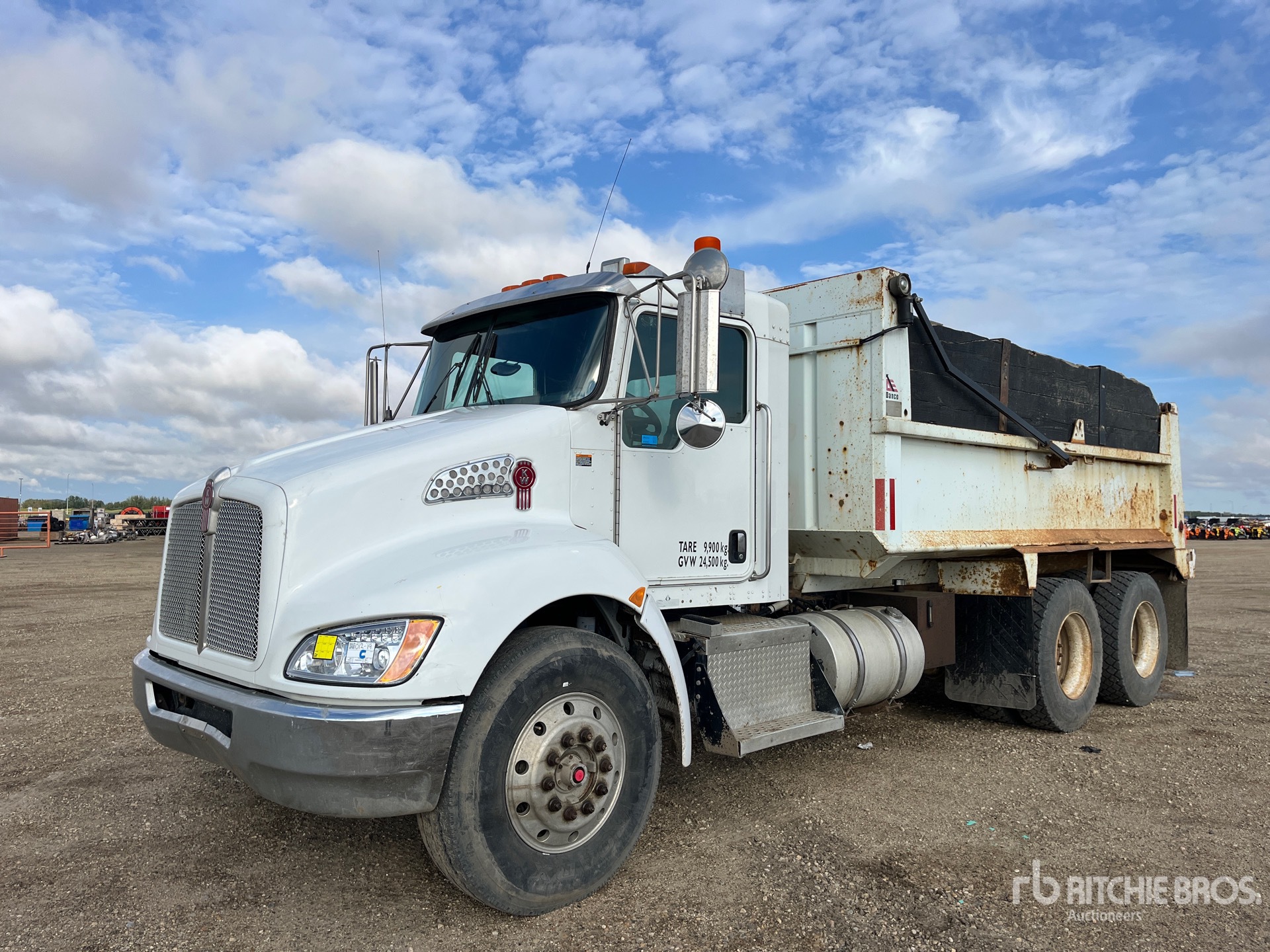 2009 Kenworth T300 6x4 3-Achs Kipper-Lkw