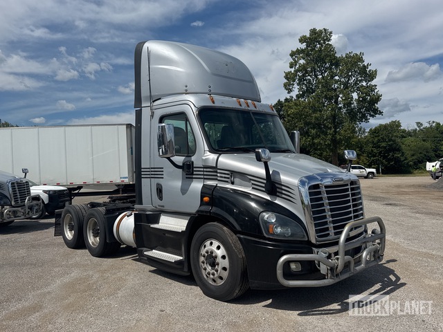 CAMIóN 2017 FREIGHTLINER