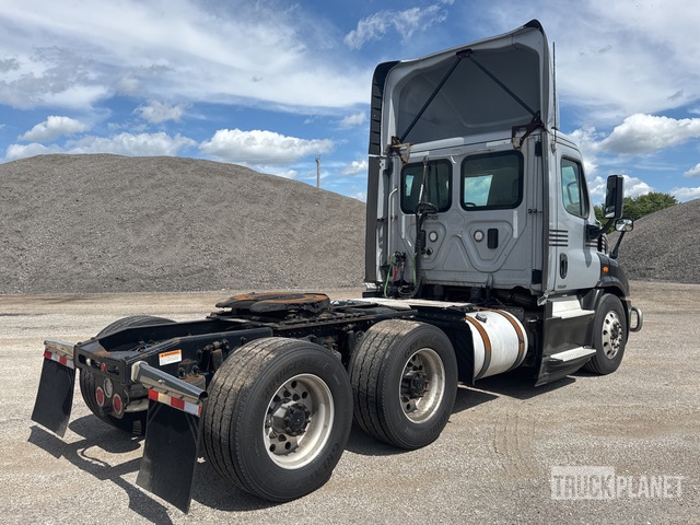 CAMIóN 2017 FREIGHTLINER