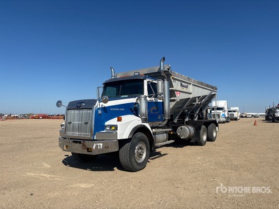 Bay-Lynx Multicat on 2007 Western Star 4900 8x4 Steinverteilung-Lkw