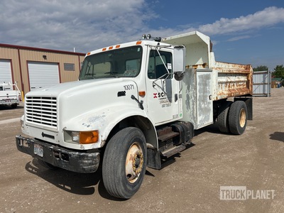 2000 International 4900 4x2 Autocarro ribaltabile