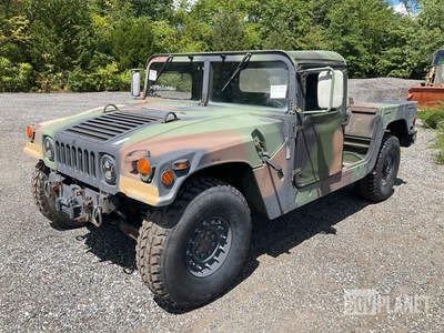 2001 AM General M1097A2 HMMWV 2 Door Hard Top w/Truck Body