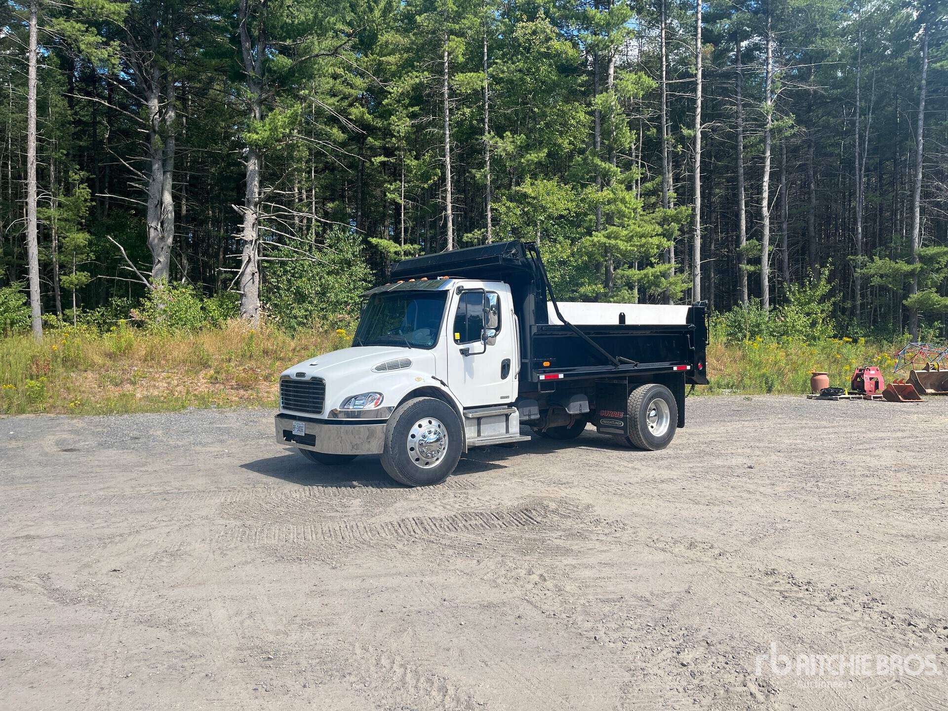 2005 Freightliner M2 106 4x2 Camion à benne essieu simple