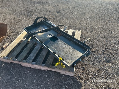 John Deere Angltch AT14 Hydraulic Tilt Coupler