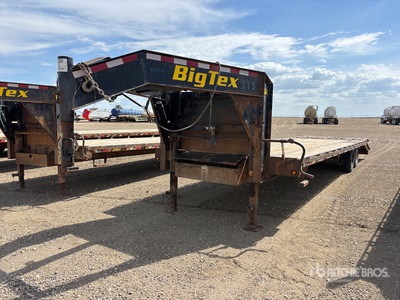 2020 Big Tex 30 ft T/A Gooseneck Plant Trailer