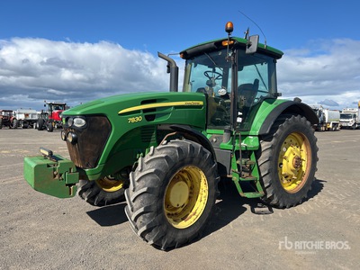 John Deere 7830 トラクター