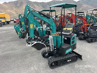 2025 CFG QH12R Mini Excavator (Unused)