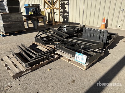 Quantity of (8) 2025 Mower King SA 48 in Fourches pour Skid Steer (Unused)