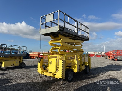 2004 Genie GS-4390 4x4 Diesel Scissor Lift