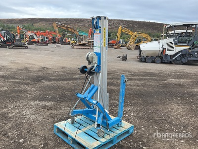 2015 Genie SLA-10 Materialaufzug