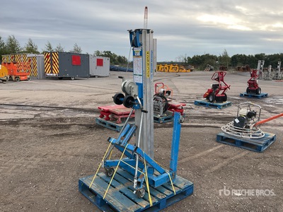 2017 Genie SLA-10 Materialaufzug