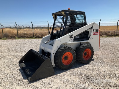 2007 Bobcat S130 Chargeuse à direction à glissement