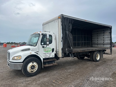 2006 Freightliner M2106 4x2 Camion à rideaux latéraux