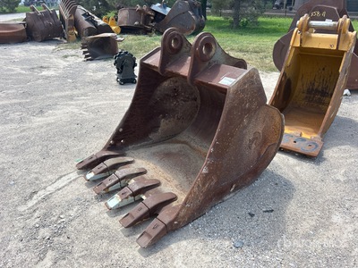 John Deere 48 in Digging Excavator Bucket - Fits John Deere 210G